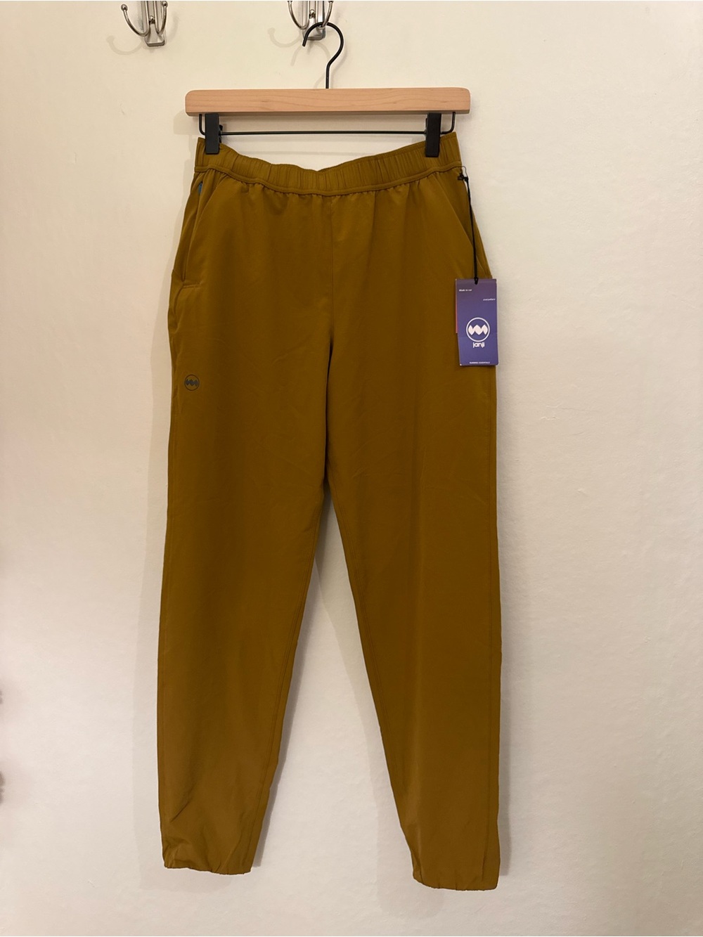 Janji Women's Transit Pant in Earth